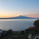 Mare Ed Etna *